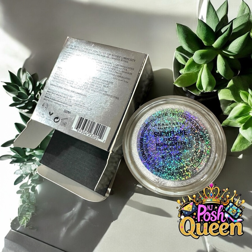 Anastasia Beverly Hills Loose Highlighter - Snowflake - Picture 3 of 10